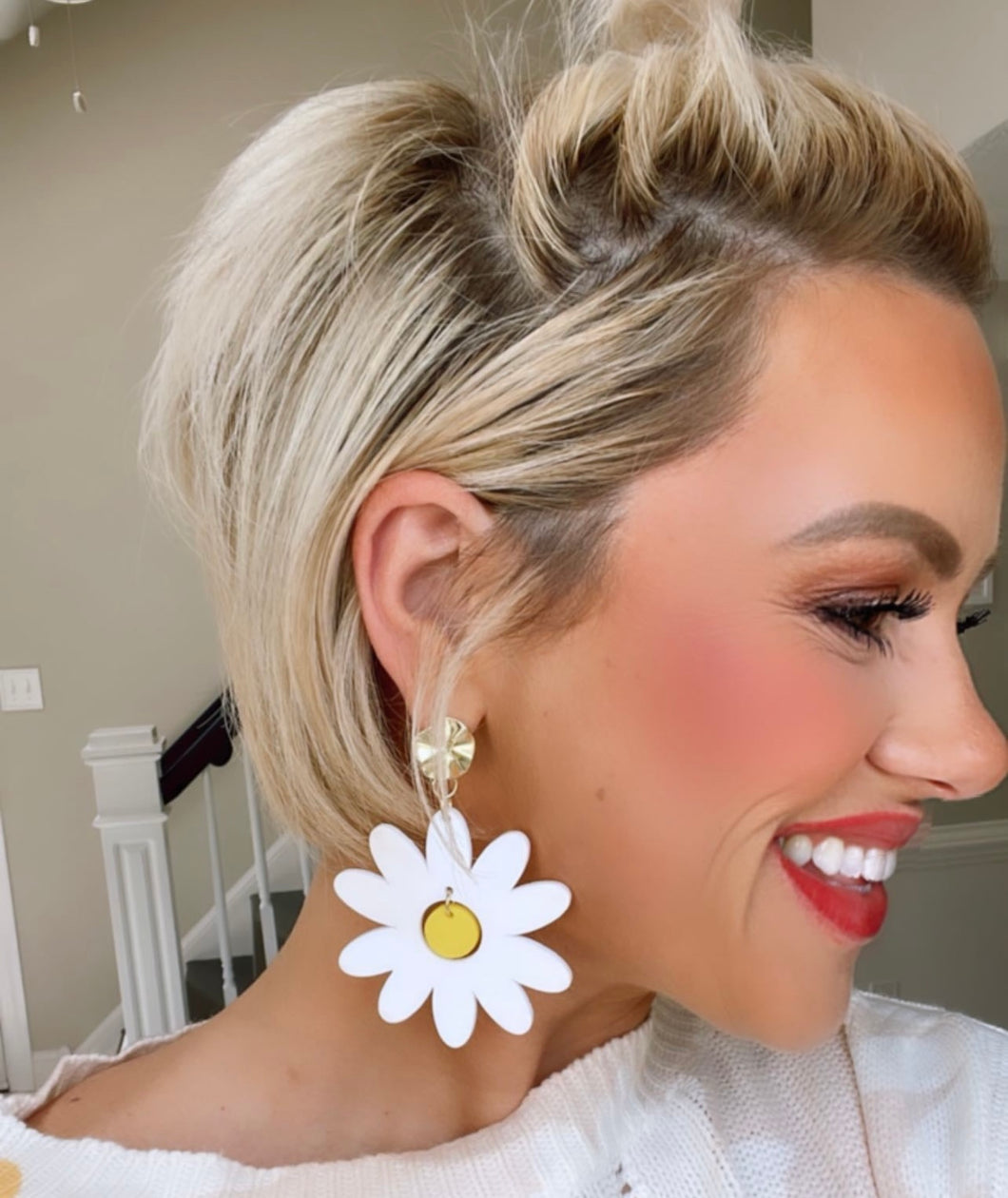 Cam Sized Daisy Earring